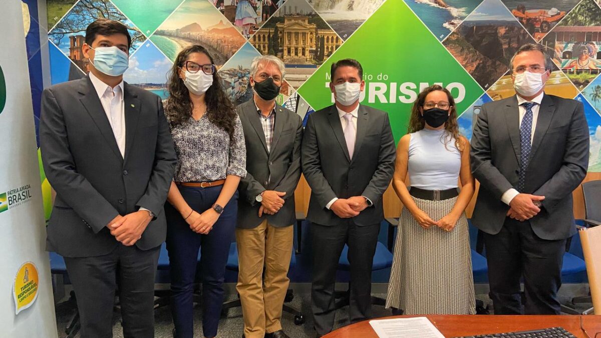 Secretários participam de reunião no Ministério do Turismo