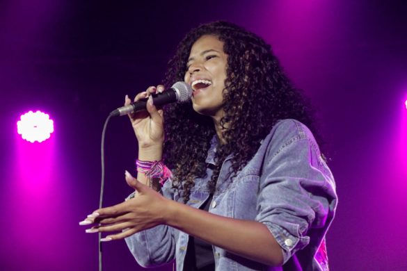 Cantora Gospel Stefany se apresentará no Sarau Solidário