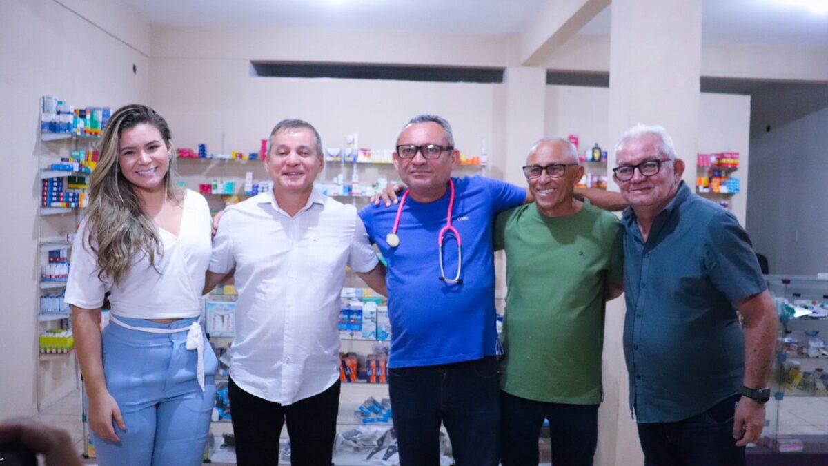 DEPUTADO FIRMO CAMURÇA: LARISSA CAMURÇA É UM PROJETO DE TODAS AS LIDERANÇAS QUE QUEREM O BEM PARA PACATUBA.